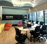 hall: MindHub - Square 21 Tirana